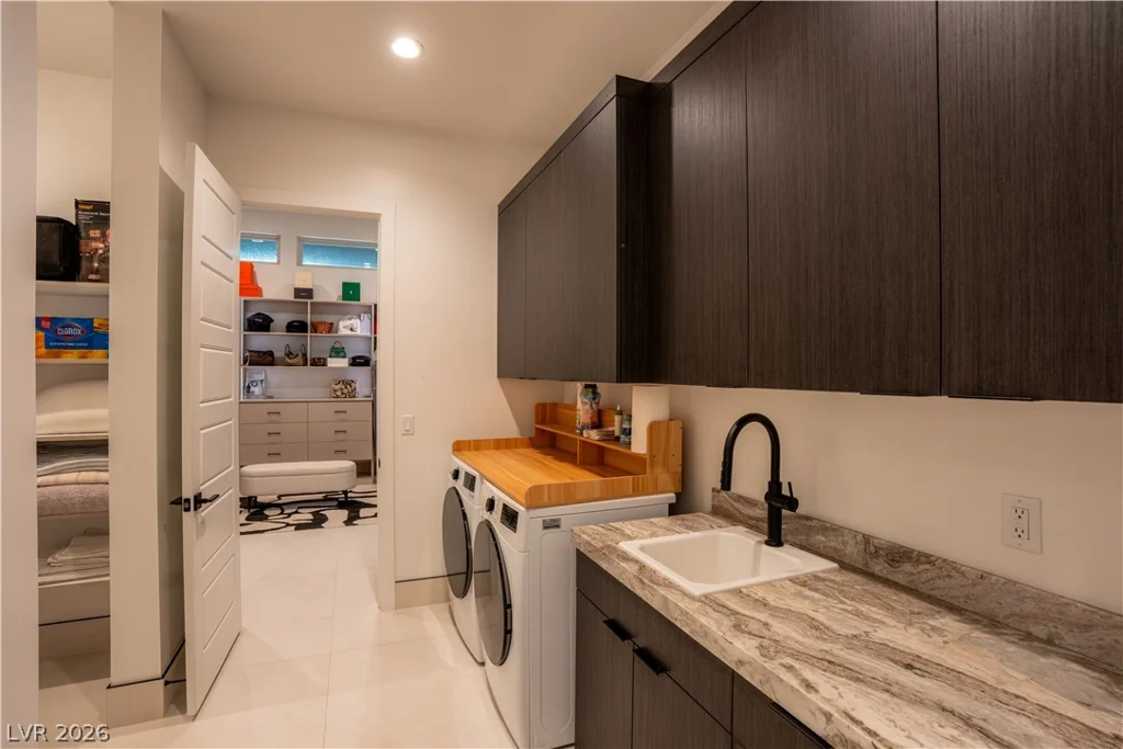 11134 Desert Heights, Las Vegas, NV 89135