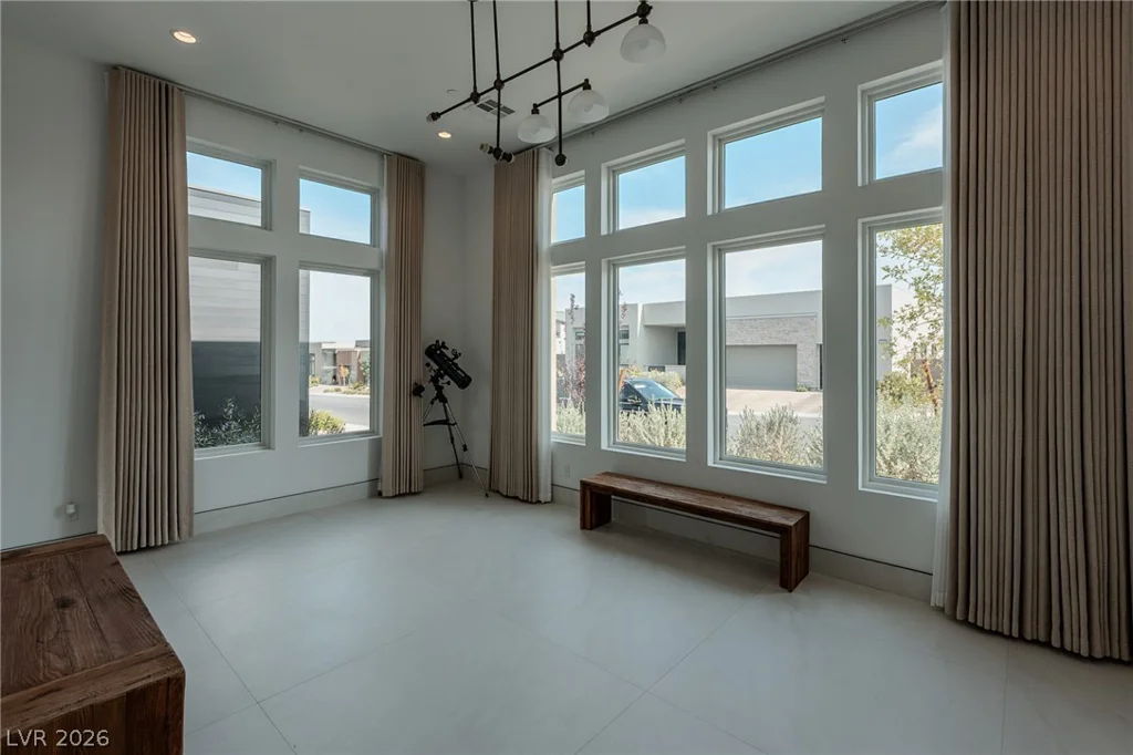 11134 Desert Heights, Las Vegas, NV 89135