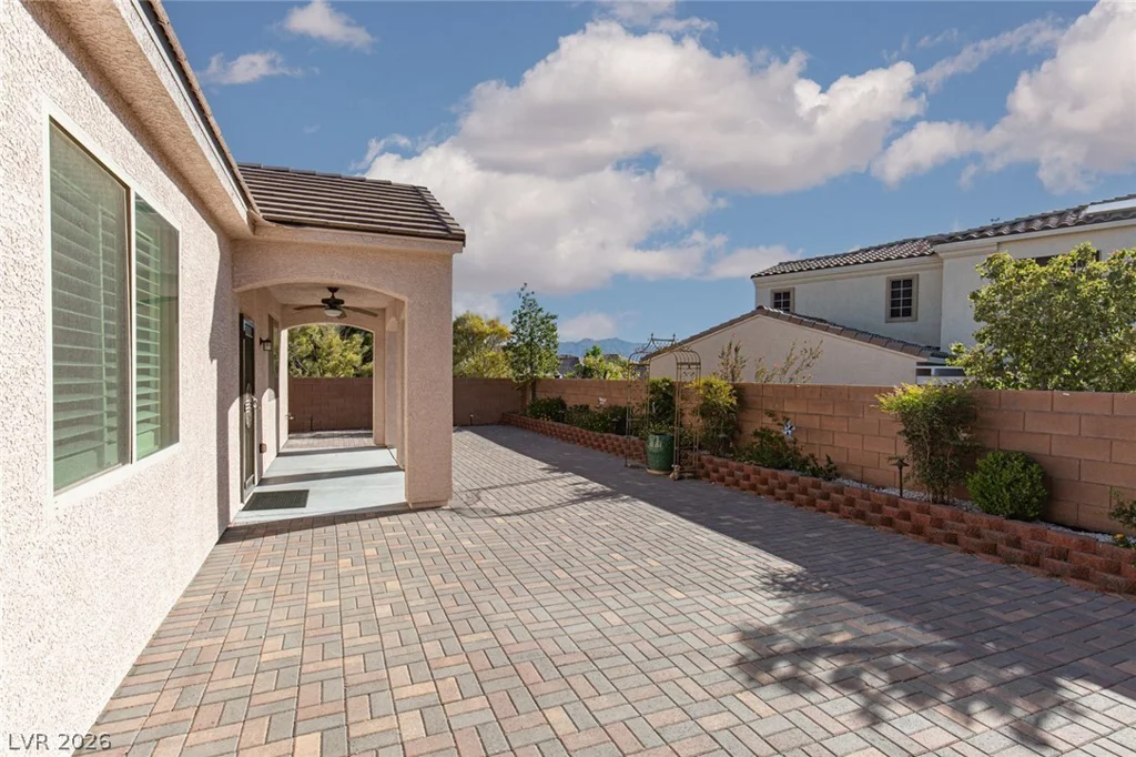 7624 Sugarloaf Peak, Las Vegas, NV 89166