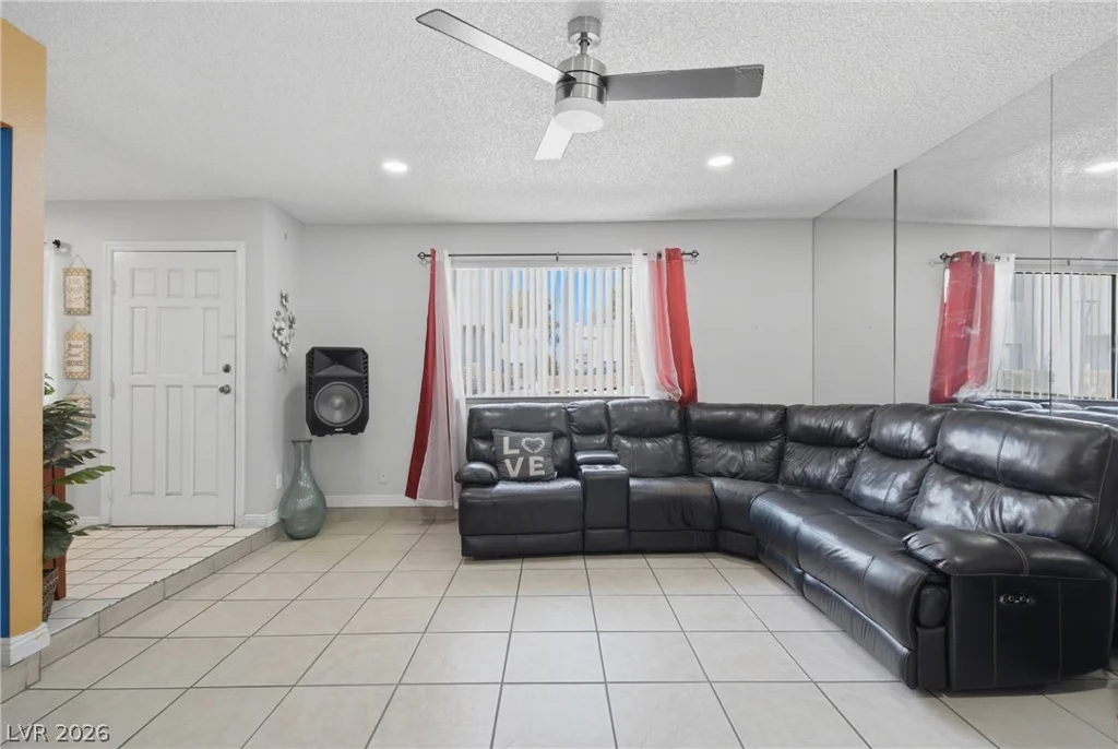 2639 Aracatuba, Las Vegas, NV 89121