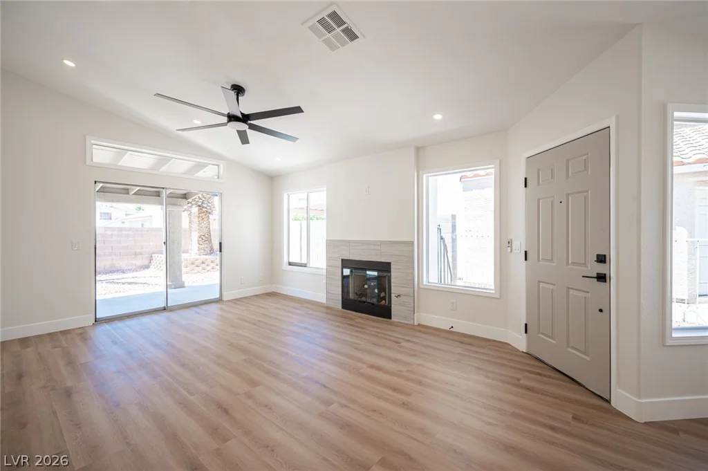 5775 Ballinger, Las Vegas, NV 89142