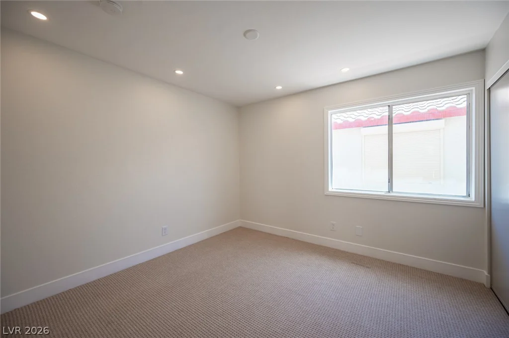 5775 Ballinger, Las Vegas, NV 89142
