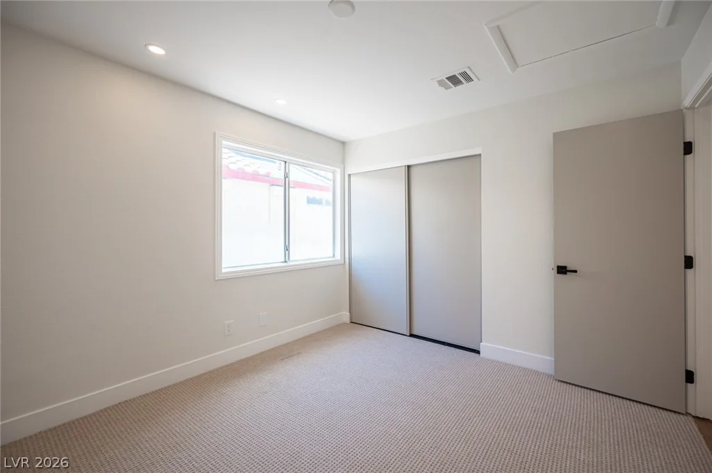 5775 Ballinger, Las Vegas, NV 89142