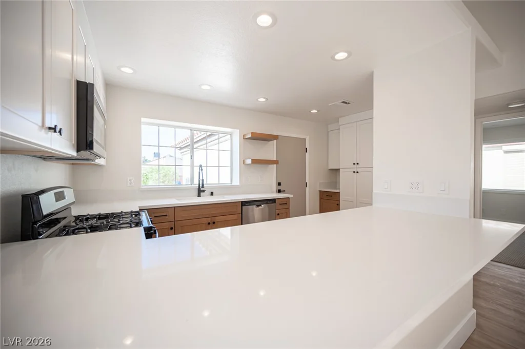 5775 Ballinger, Las Vegas, NV 89142