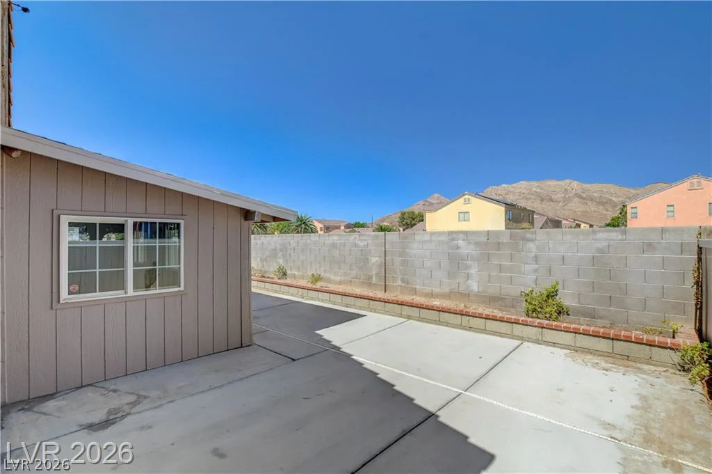 320 Searchlight, Las Vegas, NV 89110