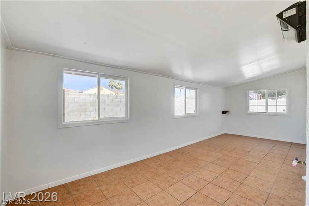 320 Searchlight, Las Vegas, NV 89110