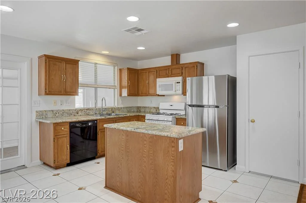 320 Searchlight, Las Vegas, NV 89110