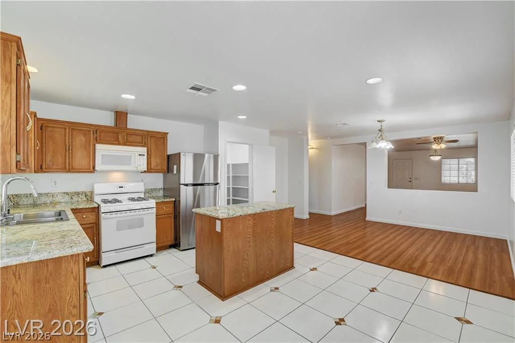 320 Searchlight, Las Vegas, NV 89110