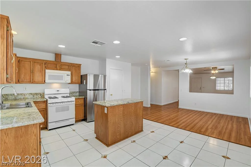 320 Searchlight, Las Vegas, NV 89110
