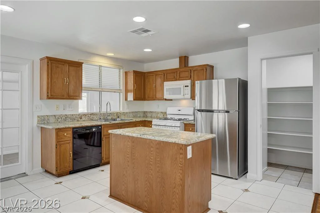 320 Searchlight, Las Vegas, NV 89110