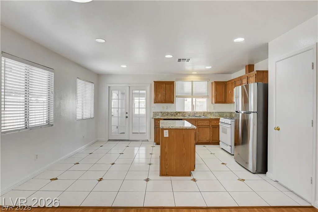 320 Searchlight, Las Vegas, NV 89110