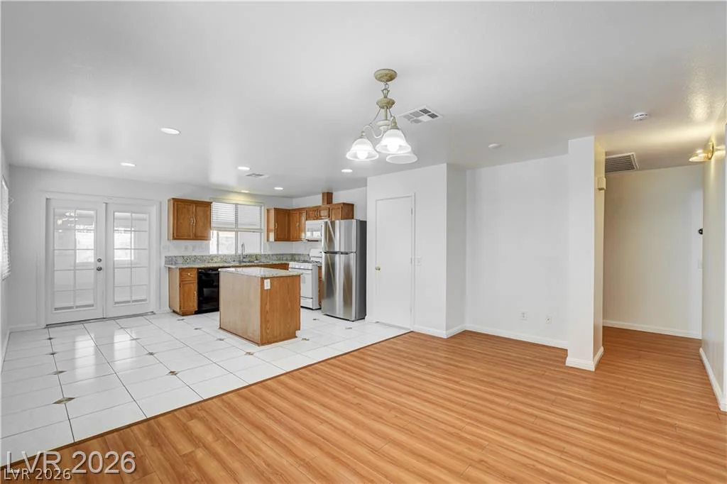 320 Searchlight, Las Vegas, NV 89110