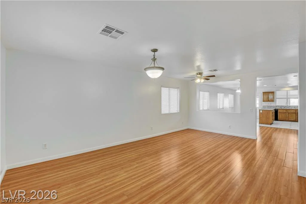 320 Searchlight, Las Vegas, NV 89110