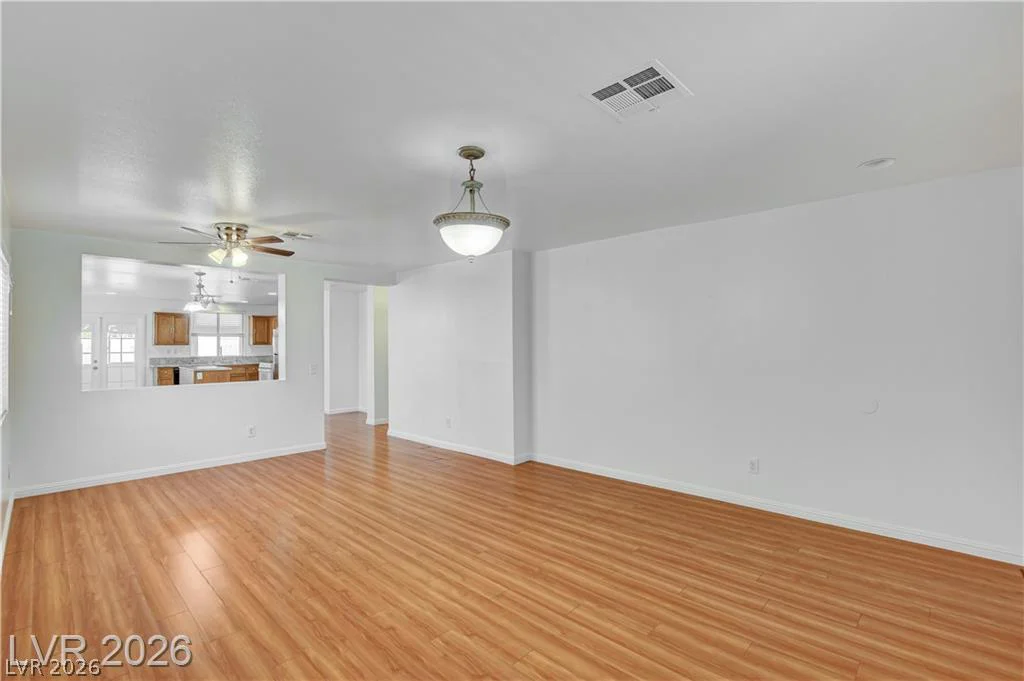 320 Searchlight, Las Vegas, NV 89110