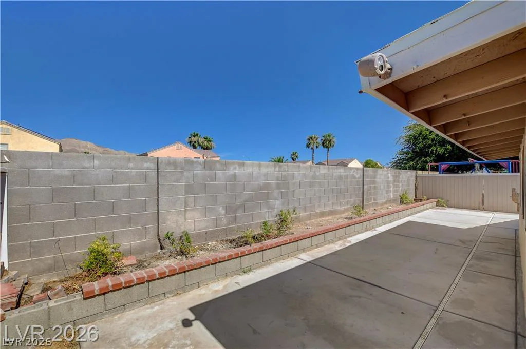 320 Searchlight, Las Vegas, NV 89110