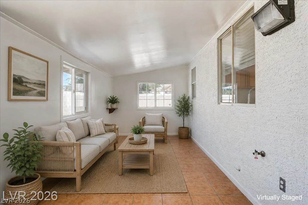 320 Searchlight, Las Vegas, NV 89110