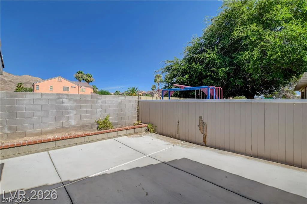320 Searchlight, Las Vegas, NV 89110