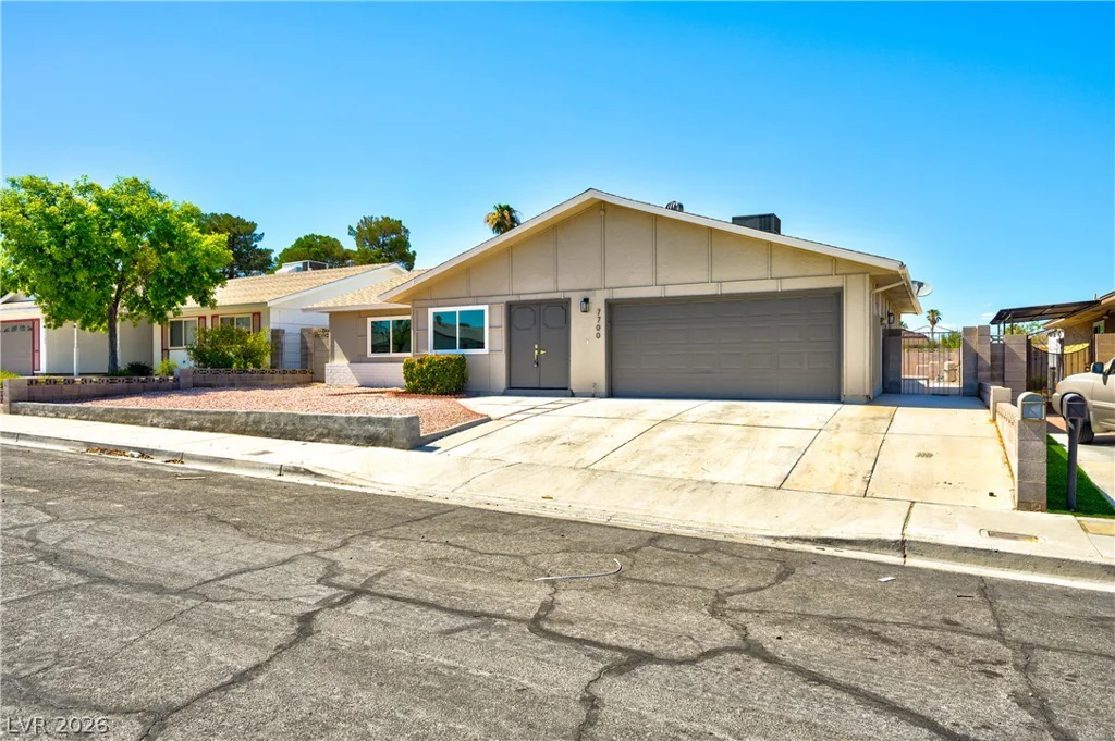 7700 Peacock, Las Vegas, NV 89145