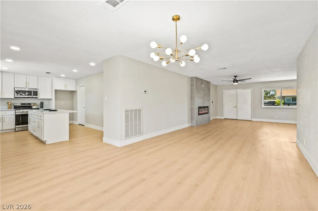 7700 Peacock, Las Vegas, NV 89145