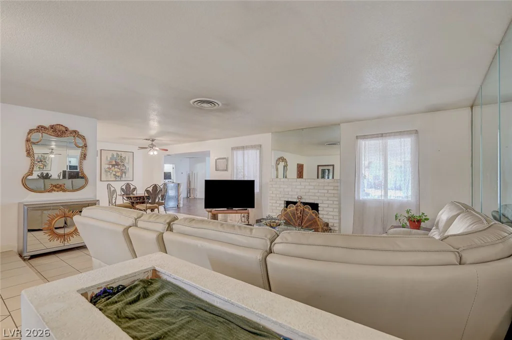 1906 Jasmine, Las Vegas, NV 89123