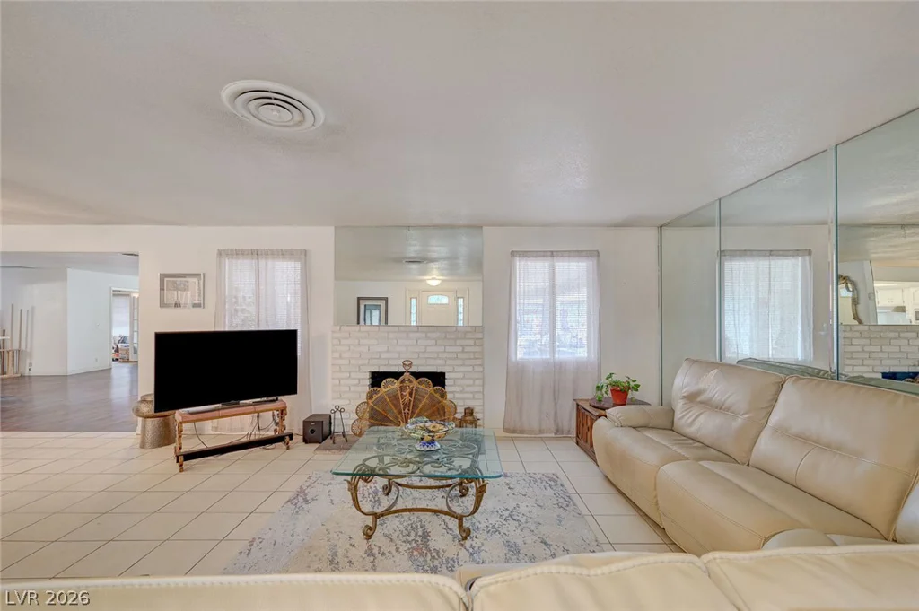 1906 Jasmine, Las Vegas, NV 89123