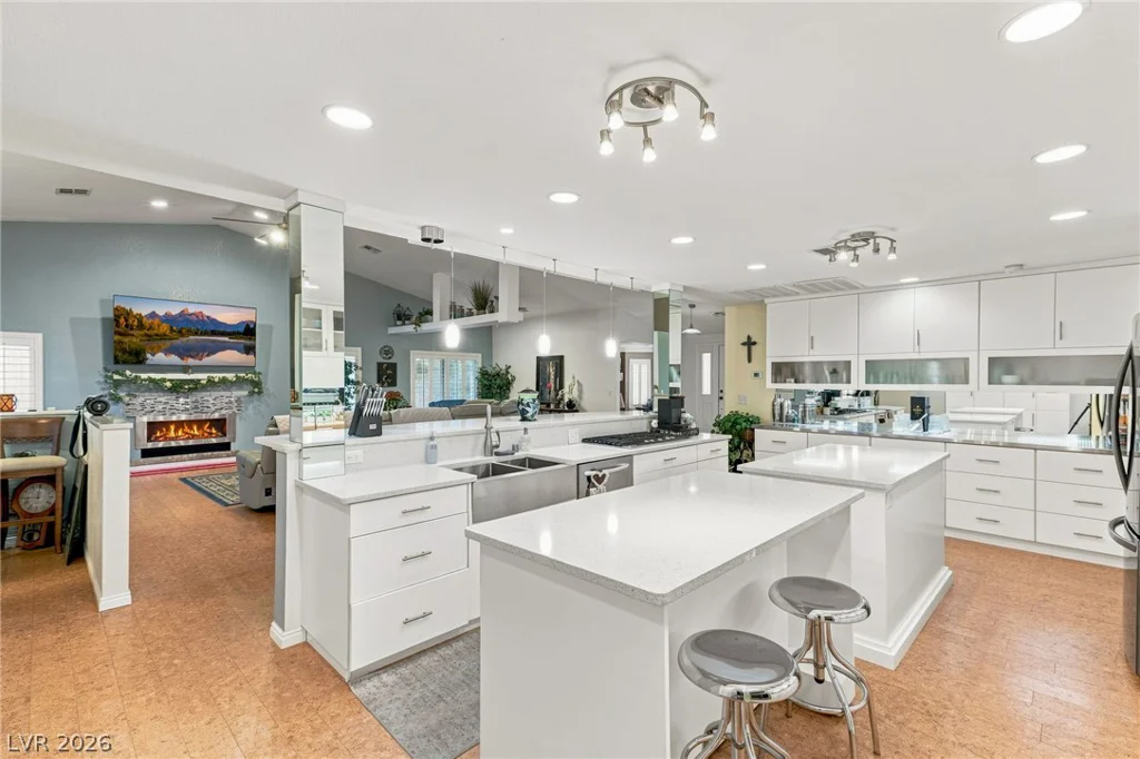 7275 Darby, Las Vegas, NV 89117