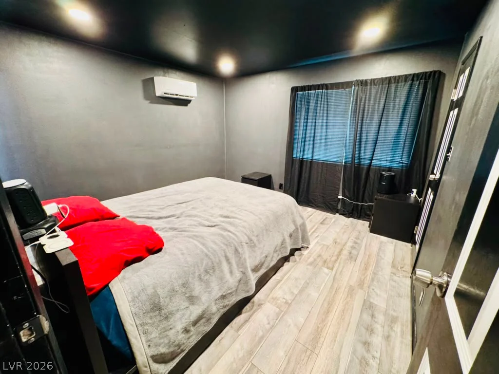 4672 Newton, Las Vegas, NV 89121