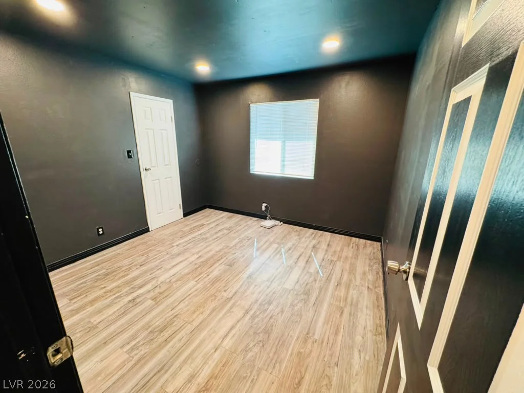 4672 Newton, Las Vegas, NV 89121