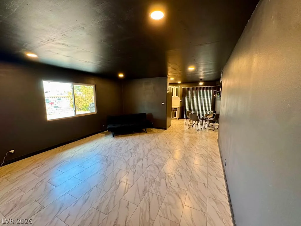 4672 Newton, Las Vegas, NV 89121