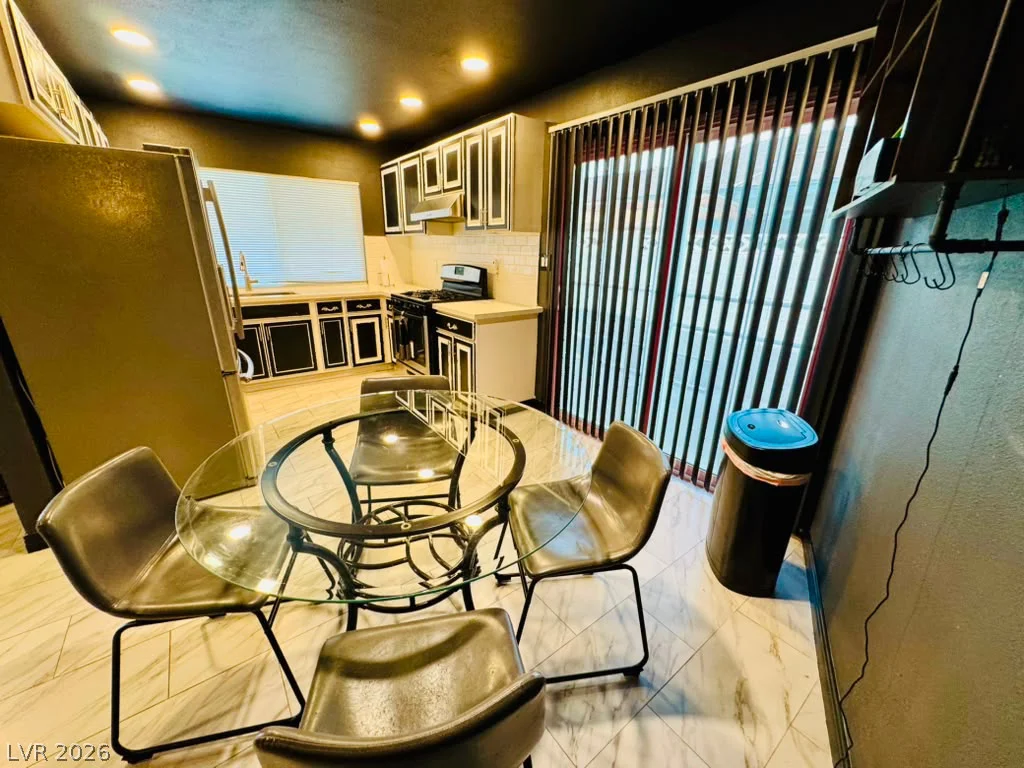 4672 Newton, Las Vegas, NV 89121