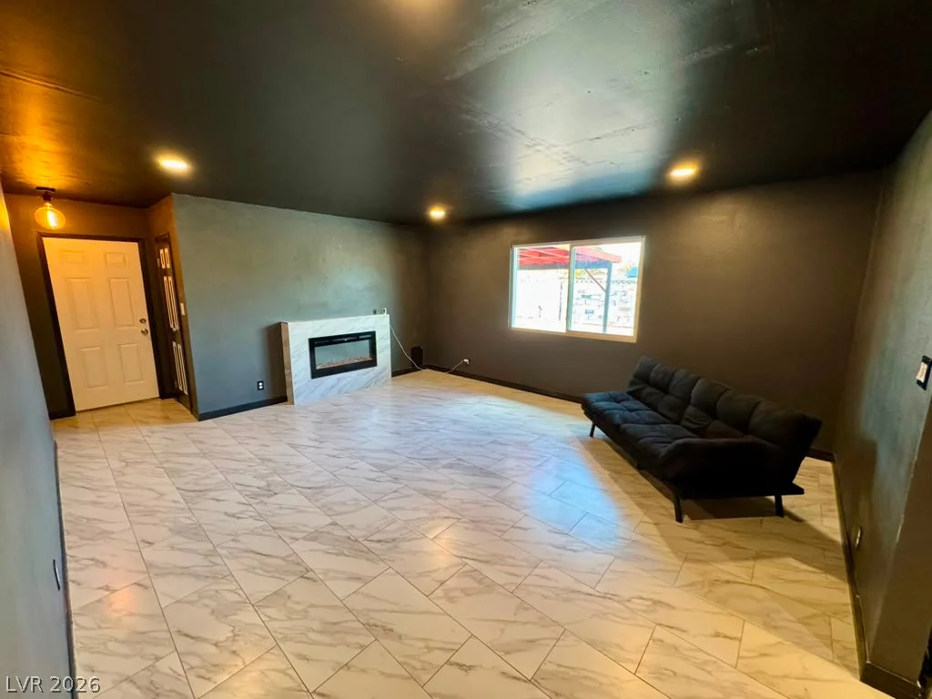 4672 Newton, Las Vegas, NV 89121