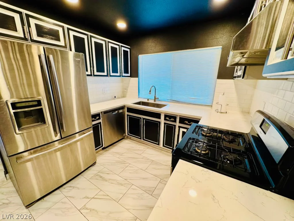 4672 Newton, Las Vegas, NV 89121