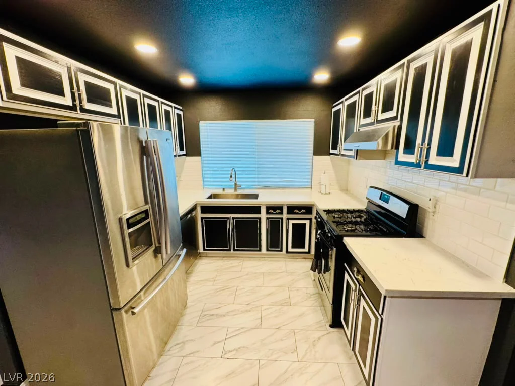 4672 Newton, Las Vegas, NV 89121
