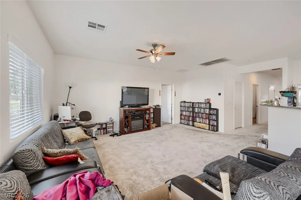 5716 Port Douglas, Las Vegas, NV 89113