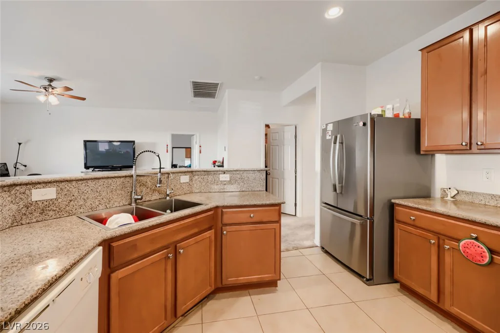5716 Port Douglas, Las Vegas, NV 89113