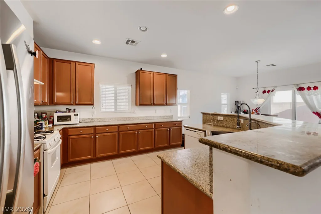 5716 Port Douglas, Las Vegas, NV 89113