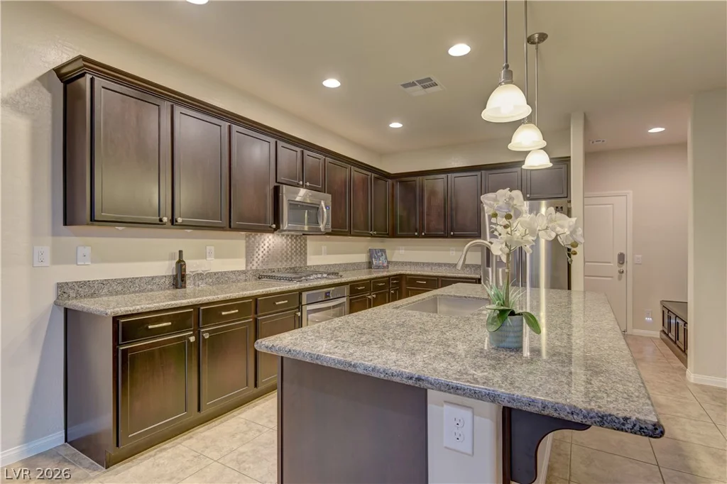9667 Treeline Run, Las Vegas, NV 89166