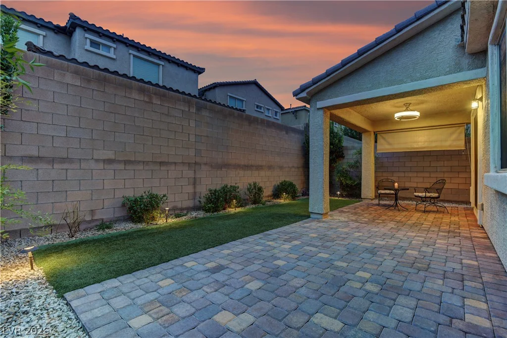 9667 Treeline Run, Las Vegas, NV 89166