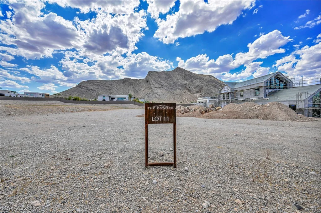 4195 Grand Canyon, Las Vegas, NV 89129