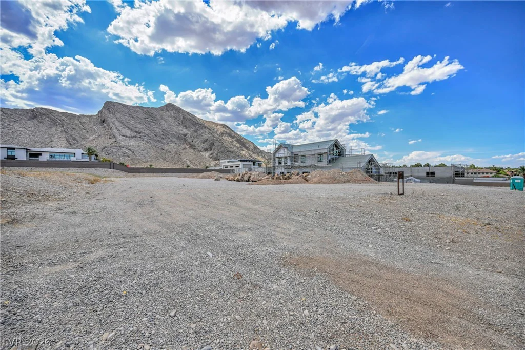 4195 Grand Canyon, Las Vegas, NV 89129