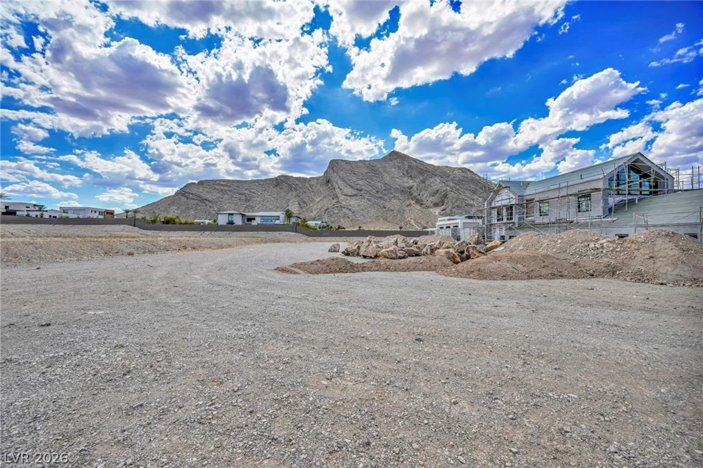 4195 Grand Canyon, Las Vegas, NV 89129