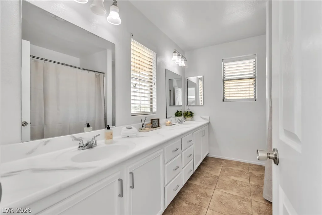 10210 Viterbo, Las Vegas, NV 89183