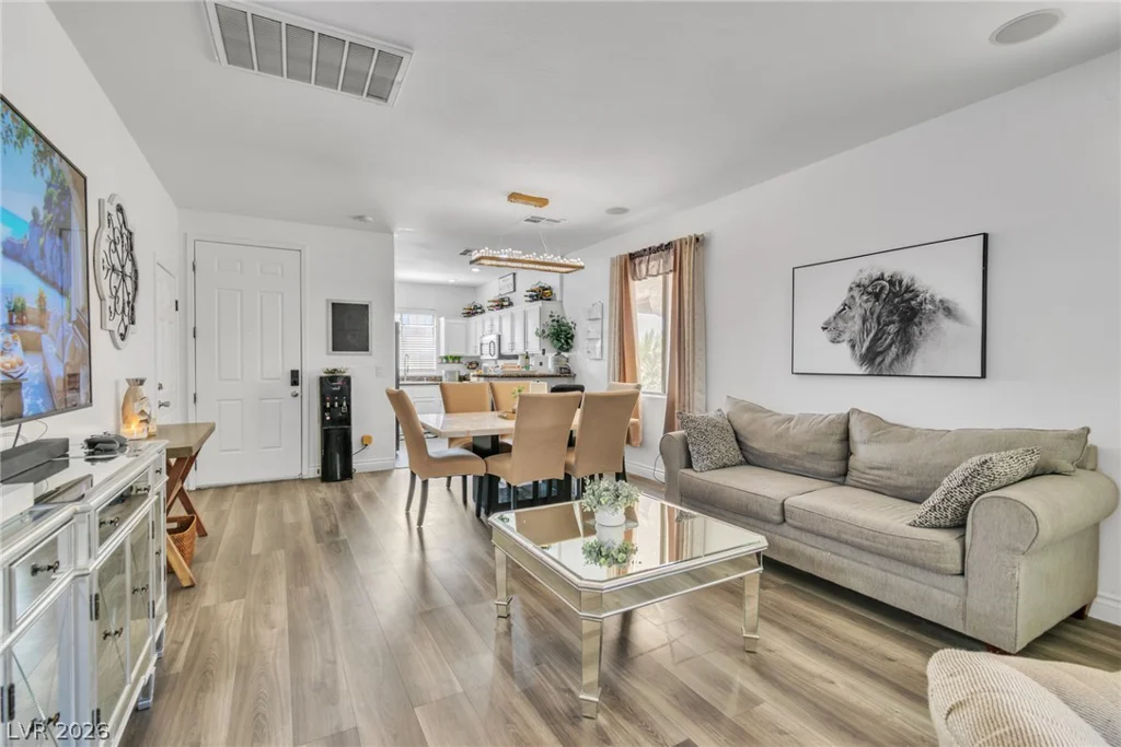 10210 Viterbo, Las Vegas, NV 89183