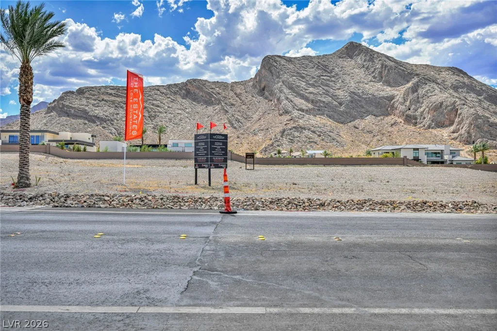 4141 Grand Canyon, Las Vegas, NV 89129