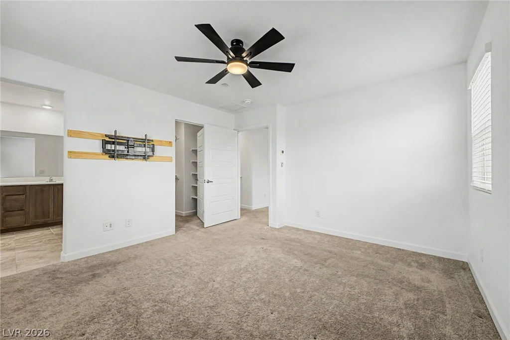 1880 Arcadian King Sun, Las Vegas, NV 89106