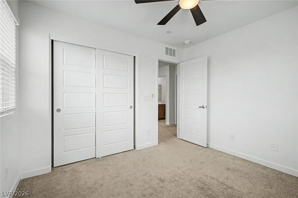 1880 Arcadian King Sun, Las Vegas, NV 89106