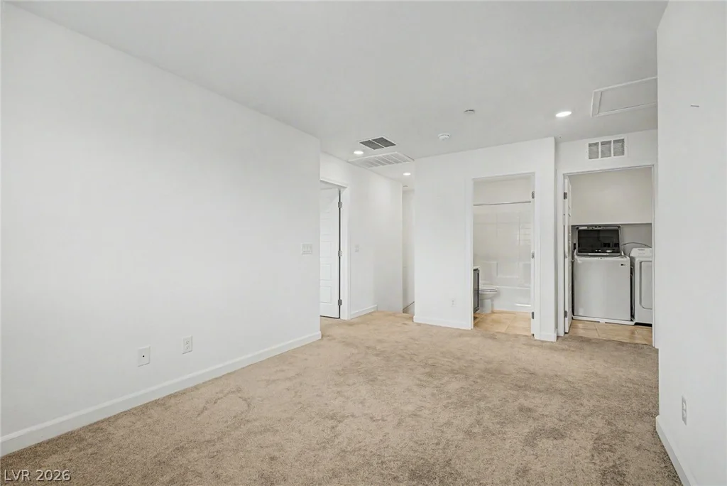 1880 Arcadian King Sun, Las Vegas, NV 89106