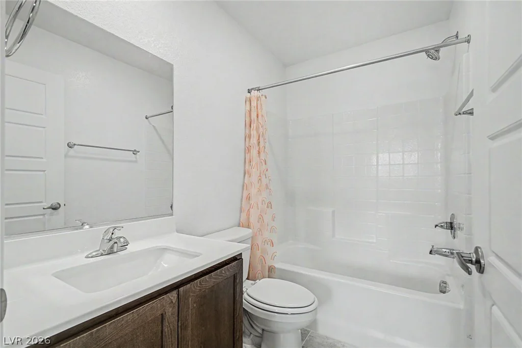 1880 Arcadian King Sun, Las Vegas, NV 89106