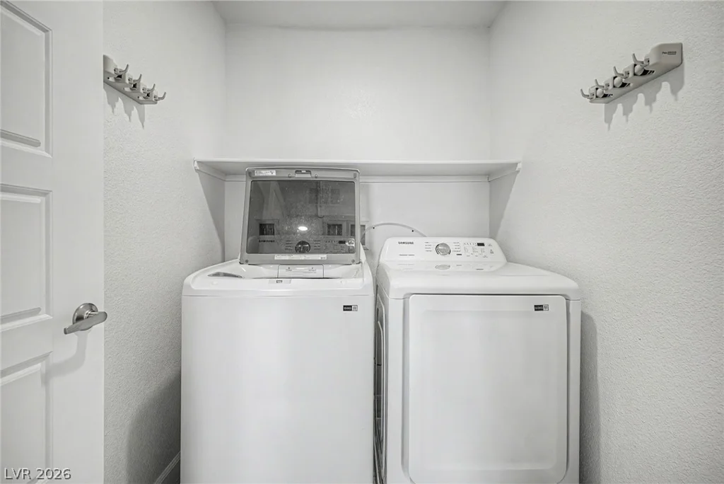 1880 Arcadian King Sun, Las Vegas, NV 89106