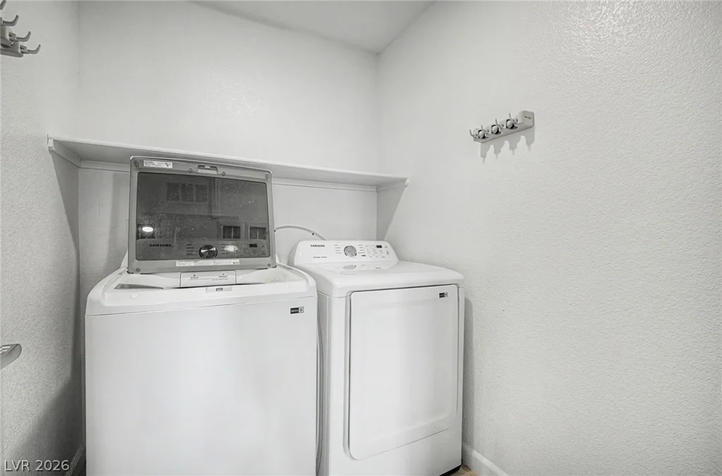 1880 Arcadian King Sun, Las Vegas, NV 89106